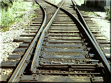 Железная дорога, где нашли тело Кадогена Уэста